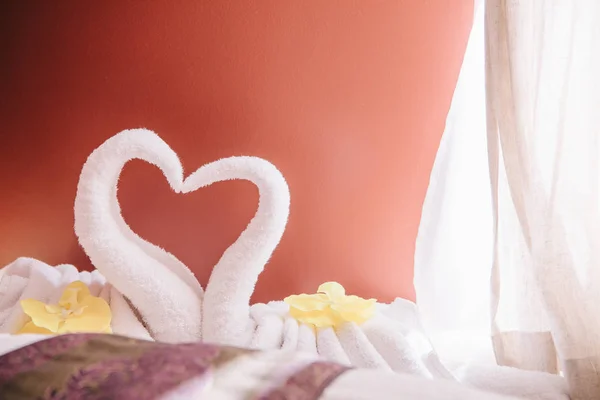 Selective Focus White Swan Towel Spa Salon — Stock Photo, Image