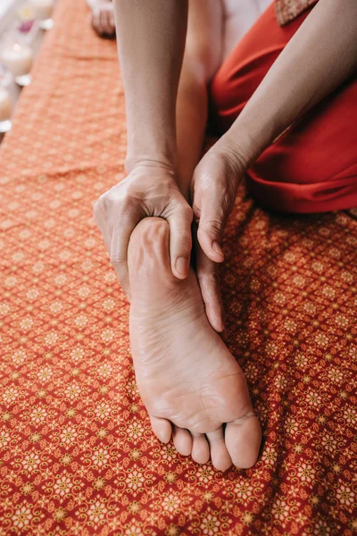 Cropped View Masseur Doing Foot Massage Woman Spa Salon — Stock Photo, Image