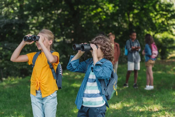 Selective Focus Happy Kids Looking Binoculars — Stock Photo, Image