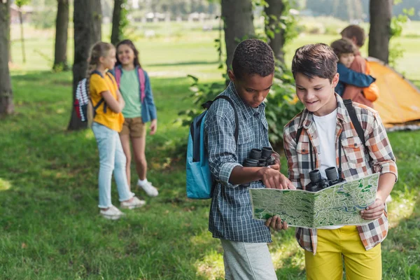 Selective Focus African American Kid Looking Map Friend — Stock Photo, Image