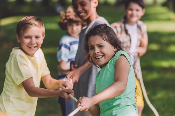 Selective Focus Multicultural Children Competing Tug War Park — Stock Photo, Image