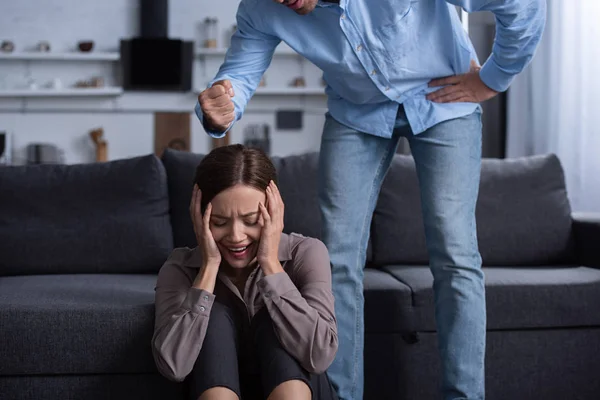 Partial View Man Beating Scared Wife Quarrel — Stock Photo, Image