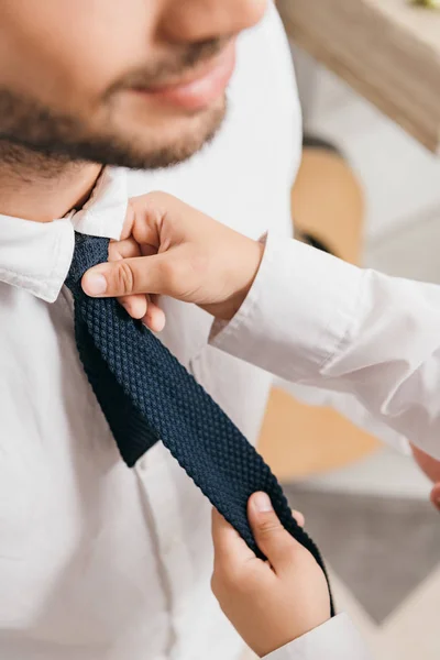 Cropped View Son White Shirt Helping Dad Tie Home — Stock Photo, Image