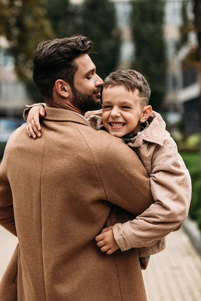 Happy Father Son Embracing Street Autumn Day — Stock Photo, Image