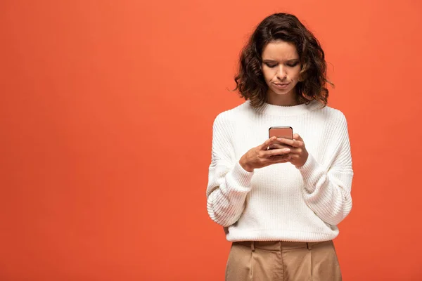 Woman Autumnal Outfit Using Smartphone Isolated Orange — Stock Photo, Image