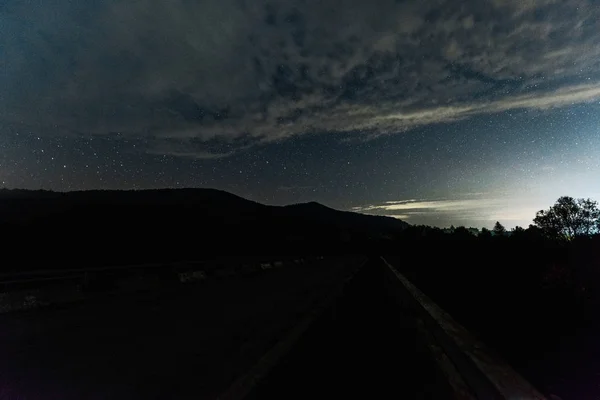 Stelle Brillano Nella Foresta Oscura Notte — Foto Stock