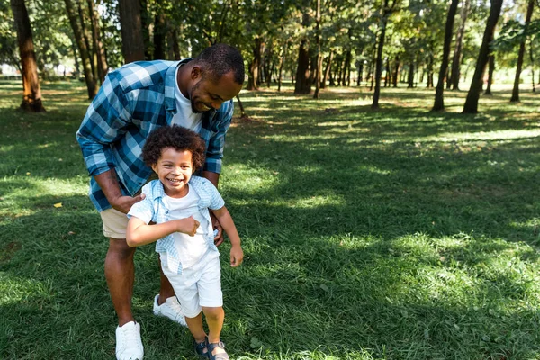 Happy African American Father Touching Happy Cute Son Green Park — Stock Photo, Image