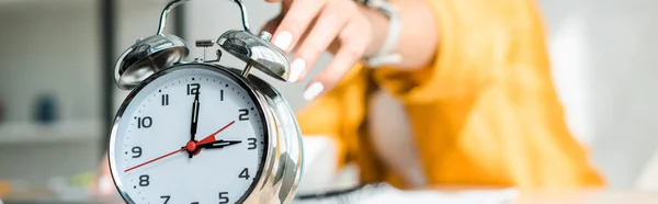 Cropped View Woman Touching Alarm Clock — Stock Photo, Image