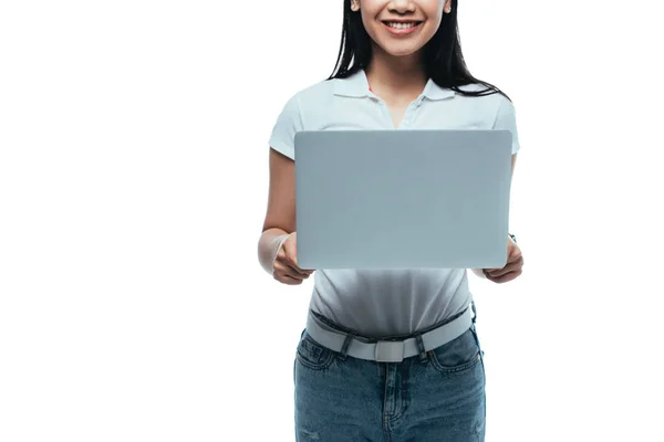 Recortado Vista Sonriente Chica Asiática Utilizando Portátil Aislado Blanco — Foto de Stock