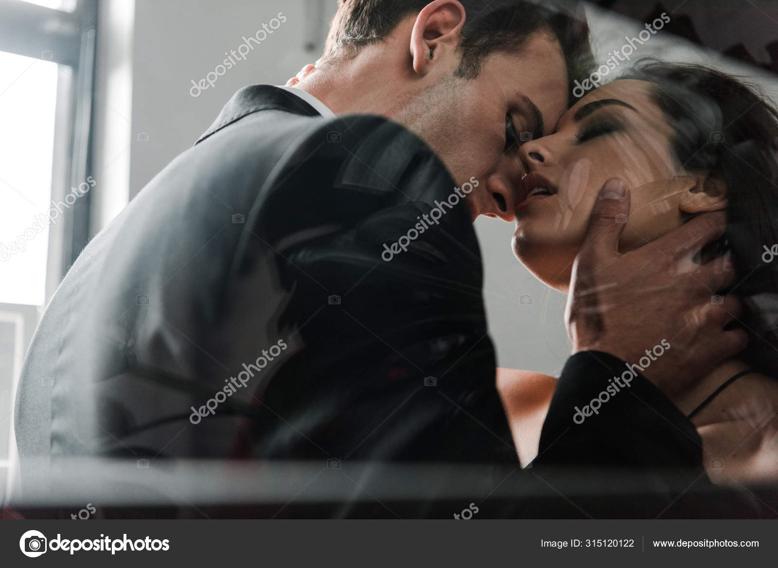 Flirten umarmen