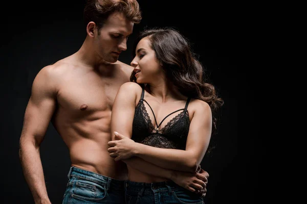 Frumos Sexy Cuplu Îmbrățișare Izolat Negru — Fotografie, imagine de stoc