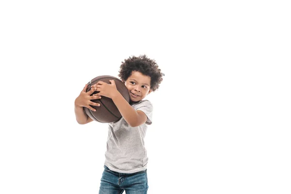 Słodkie Afryki Amerykański Chłopiec Przytulanie Koszykówka Odizolowany Biały — Zdjęcie stockowe