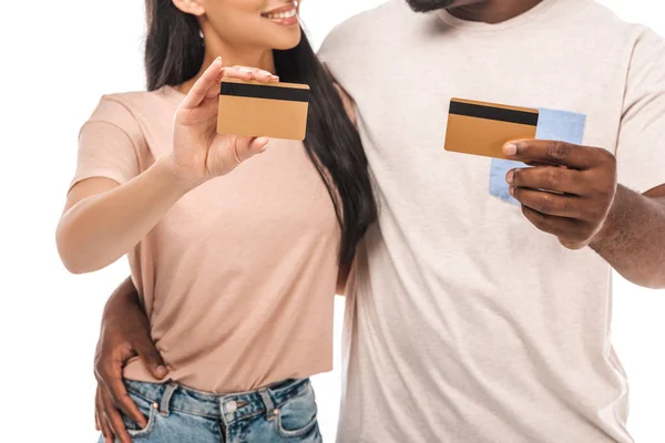 Vista Cortada Casal Afro Americano Segurando Cartões Crédito Isolados Branco — Fotografia de Stock