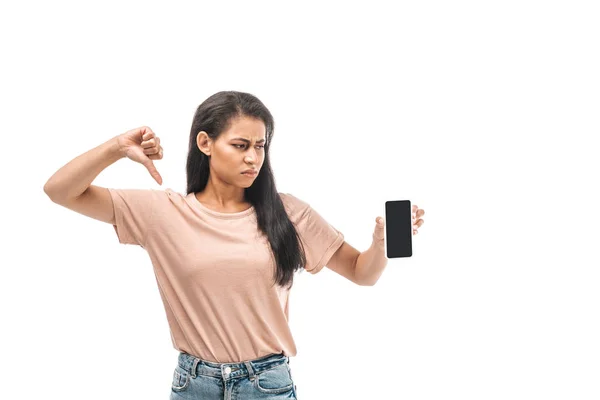 Mulher Afro Americana Insatisfeita Segurando Smartphone Com Tela Branco Mostrando — Fotografia de Stock