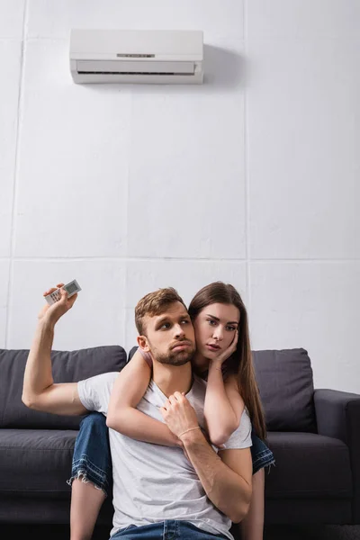 Sad Couple Remote Controller Suffering Heat While Sitting Home Broken — Stock Photo, Image