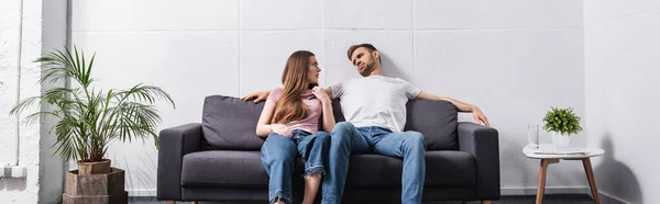 Young Exhausted Couple Suffering Heat While Sitting Home Broken Air — Stock Photo, Image