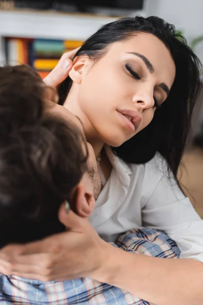 Selective Focus Man Touching Beautiful Girlfriend Closed Eyes — Stock Photo, Image