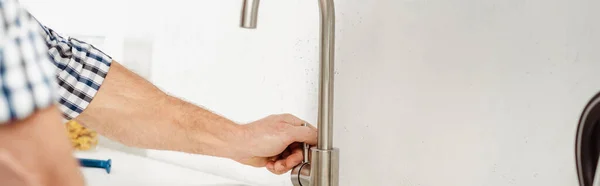 Panoramic Orientation Plumber Fixing Kitchen Faucet — Stock Photo, Image