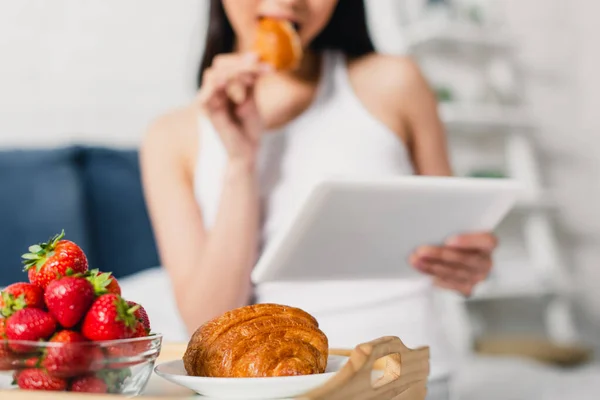 Selective Focus Croissant Fresh Strawberries Breakfast Tray Woman Using Digital — Stock Photo, Image