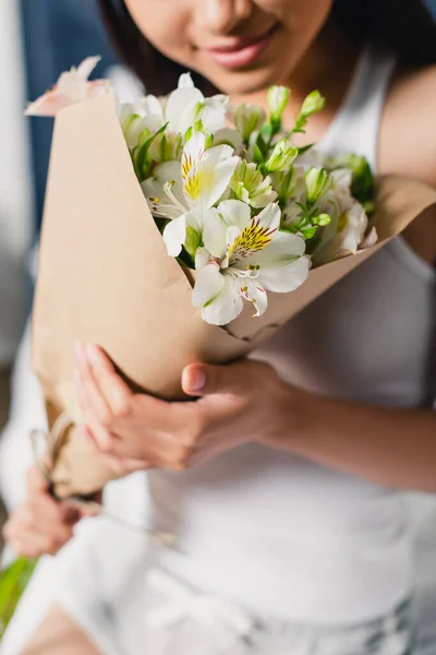 Cropped View Young Woman Holding Bouquet Alstroemeria Home — Stock Photo, Image