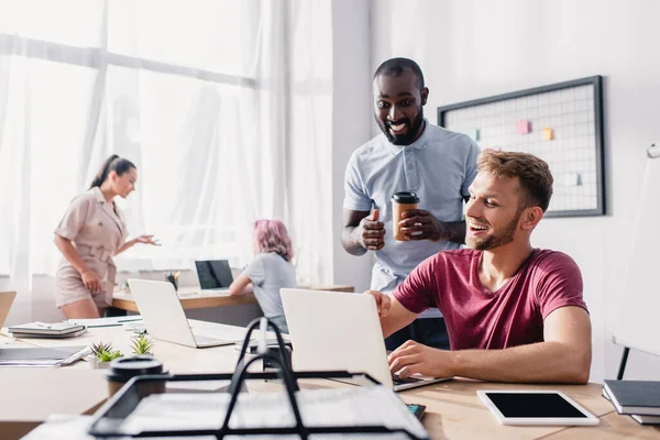 Selective Focus Businessman Using Laptop African American Colleague Coffee Office — Stock Photo, Image