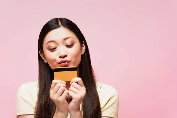 Attractive Young Asian Woman Kissing Credit Card Isolated Pink — Stock Photo, Image