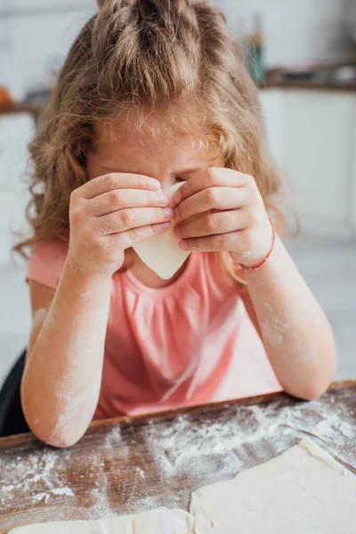 Little Girl Holding Heart Shaped Piece Dough While Preparing Cookies — Stock Photo, Image