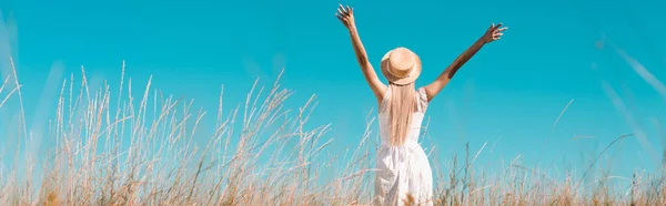 Selective Focus Blonde Woman White Dress Straw Hat Standing Raised — Stock Photo, Image