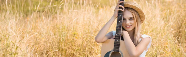 Horizontal Image Young Blonde Woman Straw Hat Looking Camera While — Stock Photo, Image