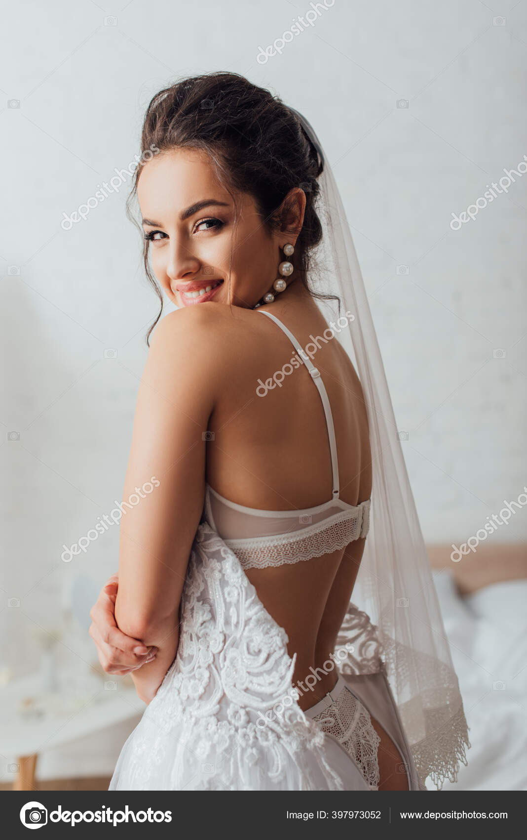 Selective Focus Brunette Bride Underwear Wedding Dress Veil Looking Camera  Stock Photo by ©HayDmitriy 397973052