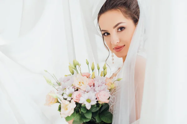 Selective Focus Bride Veil Holding Floral Bouquet Looking Camera Curtains — Stock Photo, Image