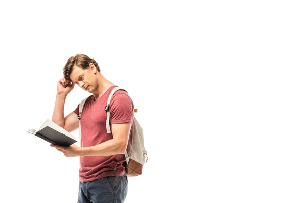 Tankeväckande Student Hålla Penna Och Titta Anteckningsbok Isolerad Vitt — Stockfoto