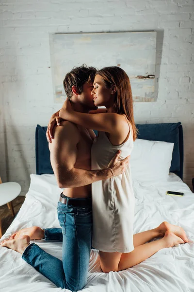 Side View Shirtless Man Jeans Kissing Touching Girlfriend Silk Nightdress — Stock Photo, Image