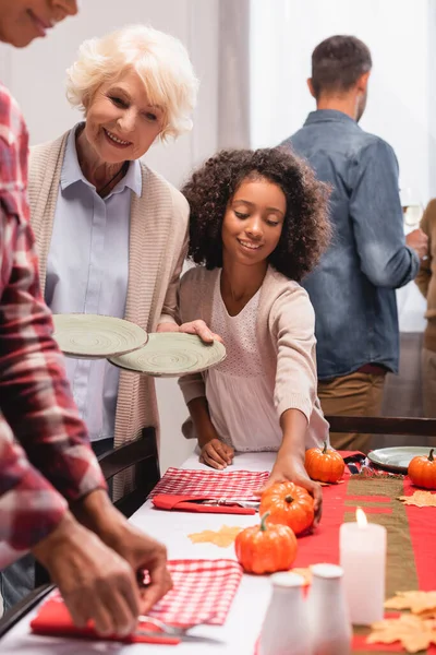 Selective Focus Multiethnic Family Serving Table Thanksgiving — Stock Photo, Image
