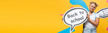 Web sitesi başlığı, elinde konuşma balonu tutan, okula geri dönen, kağıt kalem ve sarı üzerine dekoratif öğeler yazan, üzgün kız öğrenci başlığı.