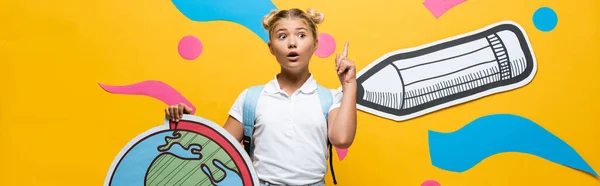 Website Header Excited Schoolgirl Showing Idea Gesture While Holding Globe — Stock Photo, Image