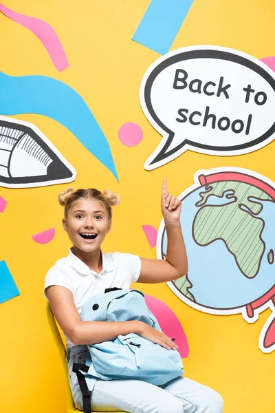 Schoolgirl Backpack Pointing Finger Speech Bubble Back School Lettering Paper — Stock Photo, Image