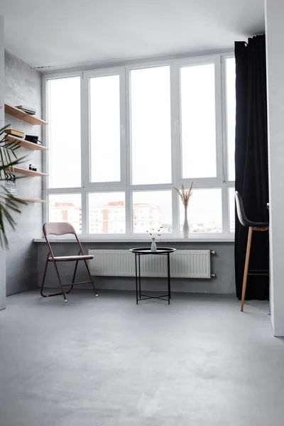 Intérieur Moderne Avec Chaises Table Basse — Photo