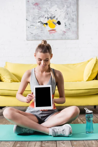 Young Sportswoman Smiling While Holding Digital Tablet Blank Screen Sports — Stock Photo, Image