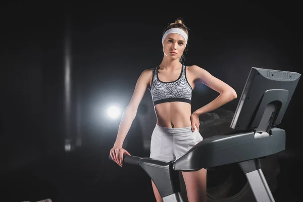 Young Sportswoman Hand Hip Looking Camera Treadmill Gym — Stock Photo, Image