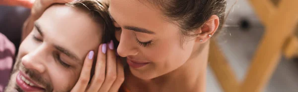 Overhead View Smiling Woman Touching Head Happy Boyfriend Banner — Stock Photo, Image