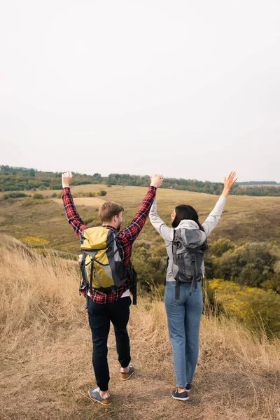 Back View Young Multiethnic Hikers Showing Yes Gesture Holding Hands — Stock Photo, Image