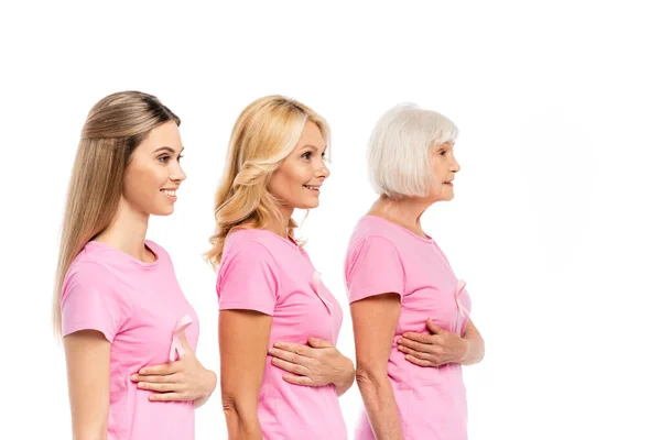 Kobiety Różowych Koszulkach Dotykające Piersi Wyizolowane Białym Koncepcja Raka Piersi — Zdjęcie stockowe