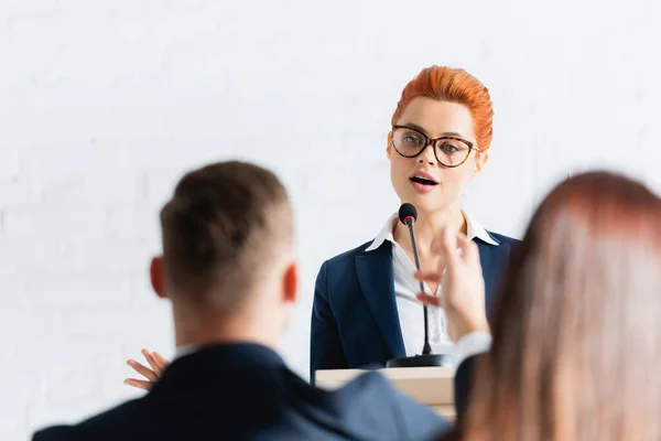 Political Agitator Talking Voters Conference Room Blurred Foreground — Stock Photo, Image