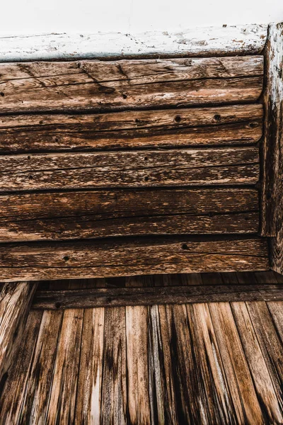 Tábuas de madeira texturizadas castanhas intemperizadas — Fotografia de Stock