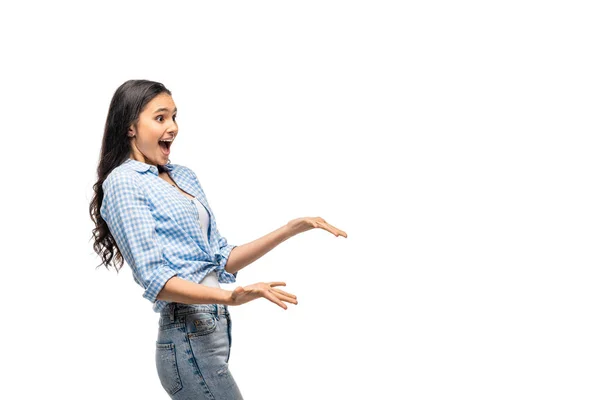 Menina surpreso gesticulando com as mãos Isolado em branco com espaço de cópia — Fotografia de Stock