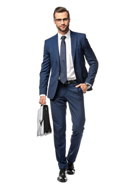 Schöner Geschäftsmann im Anzug mit Aktentasche isoliert auf weiß — Stockfoto