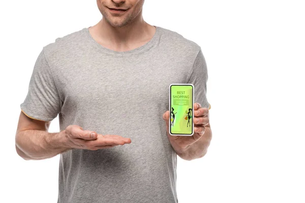 Vue recadrée de l'homme présentant smartphone avec la meilleure application shopping, isolé sur blanc — Photo de stock