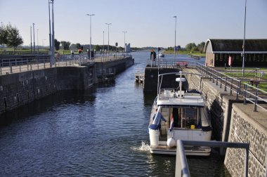 güneşli bir günde Veere yakın kilit