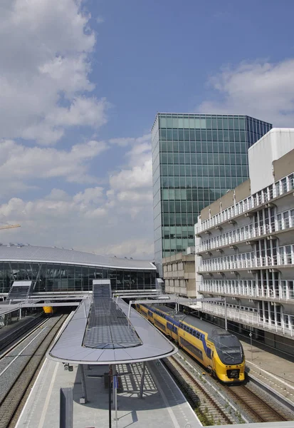 Estación Central de Utrecht y tren — Foto de Stock